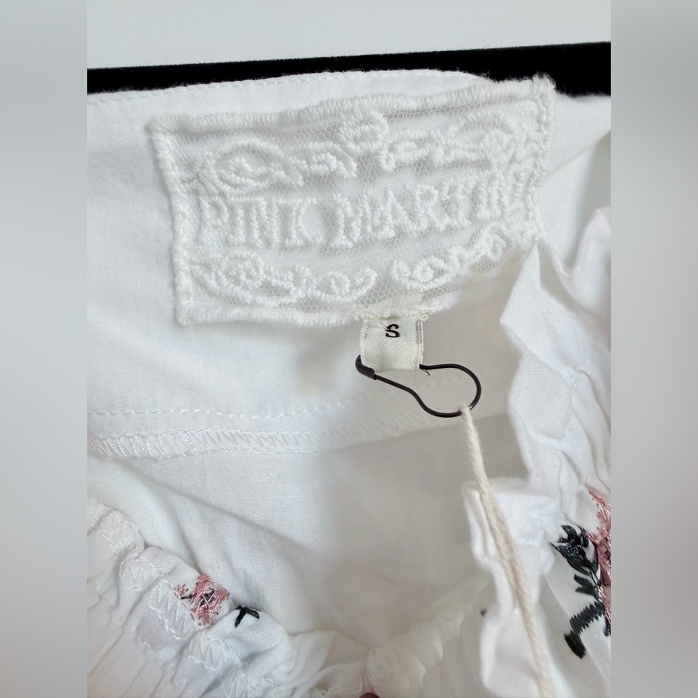 Pink Martini Women’s Floral Off-Shoulder White Top size Small - Picture 4 of 6